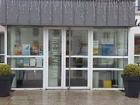 Expo à la médiathèque ... la médiathèque de Péaule accueille , pendant une semaine une partie des toiles et dessins de l'expo.