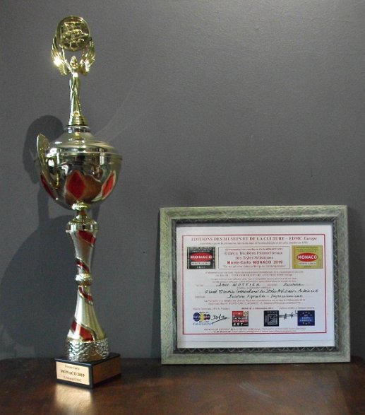 Grand Trophée International des Styles Artistiques MONACO 2019 5 décembre 2019 Le Jury, à l'unanimité, attribue à Dany Wattier le Grand Trophée International des Styles Artistiques - Monaco 2019. 